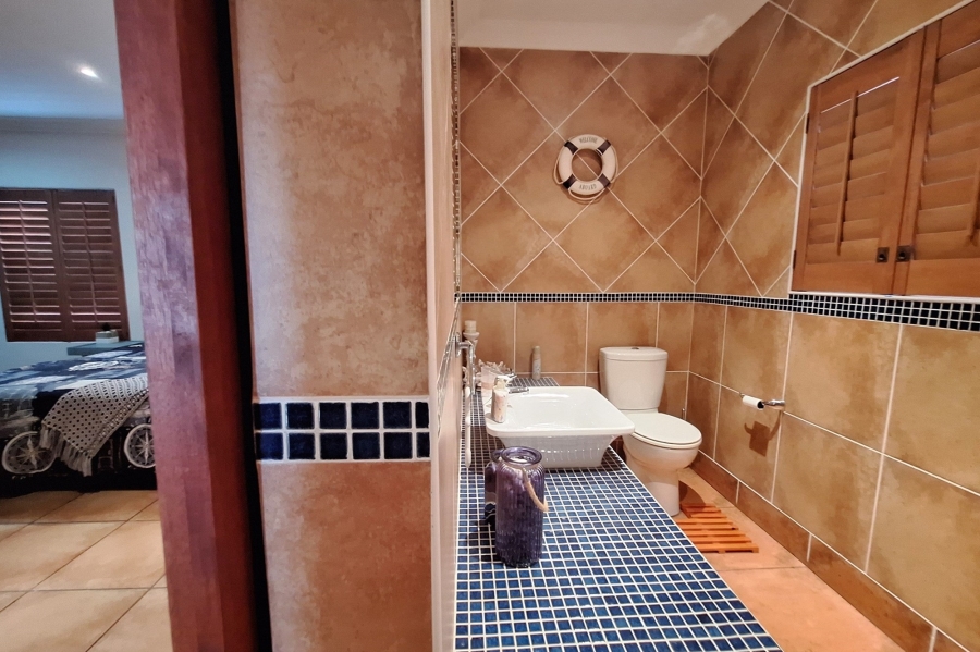 5 Bedroom Property for Sale in Golden Mile Western Cape